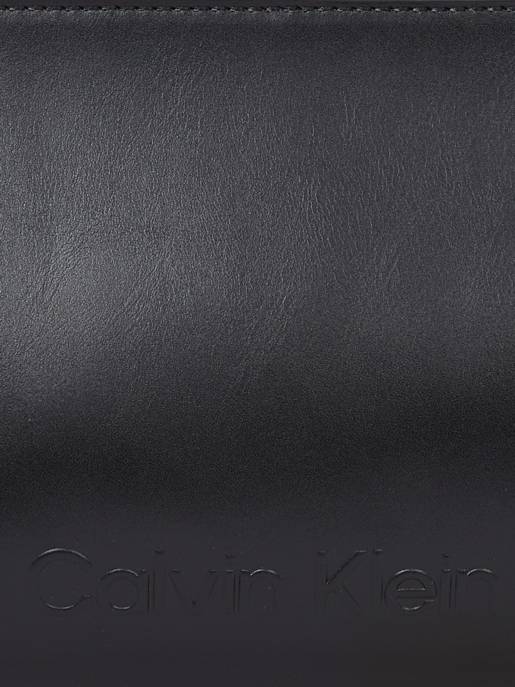 CALVIN KLEIN EMBOSSED LOGO SHOULDER BAG Kostenlose Rückgabe