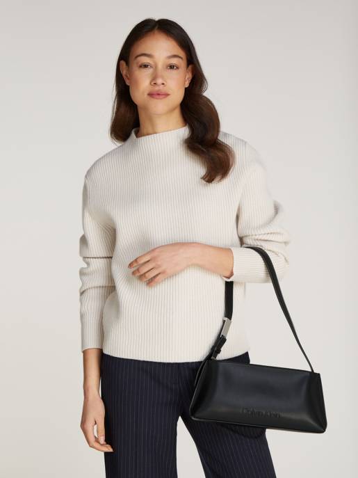 CALVIN KLEIN EMBOSSED LOGO SHOULDER BAG Kostenlose Rückgabe