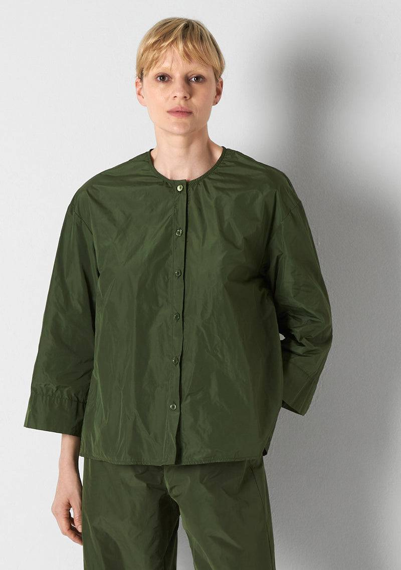 Katharina Hovman Big Blouse Short green tea Begrenzte Freigabe