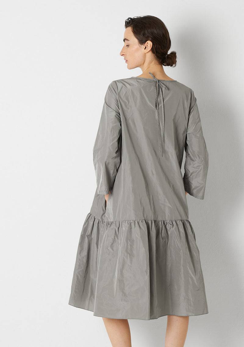 Katharina Hovman Loose Dress cement Kauf eins, bekomm eins gratis
